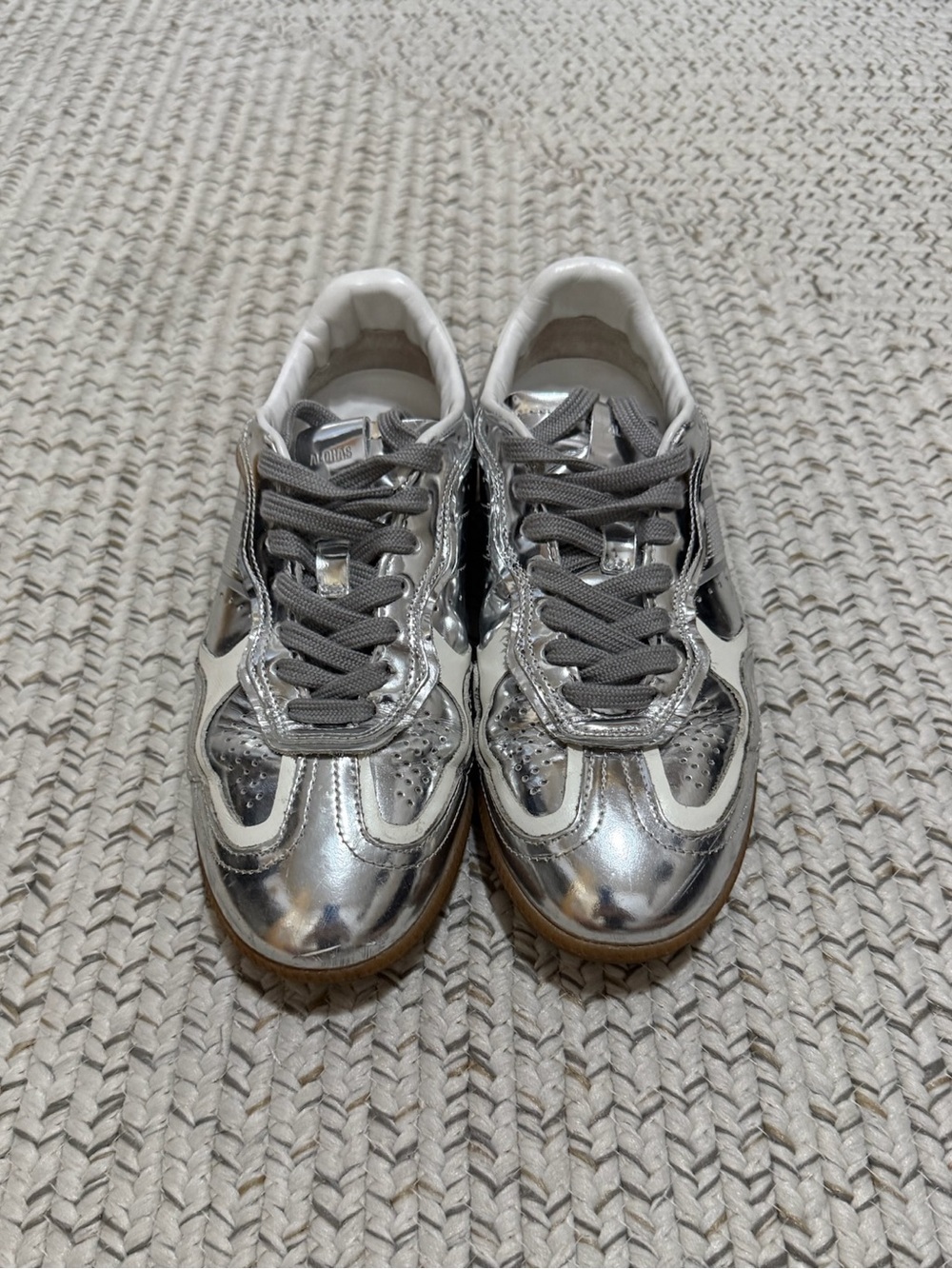 ALOHAS TB.490 Rife Shimmer Metallic Leather Sneakers in Silver Cream - Picture 4 of 12